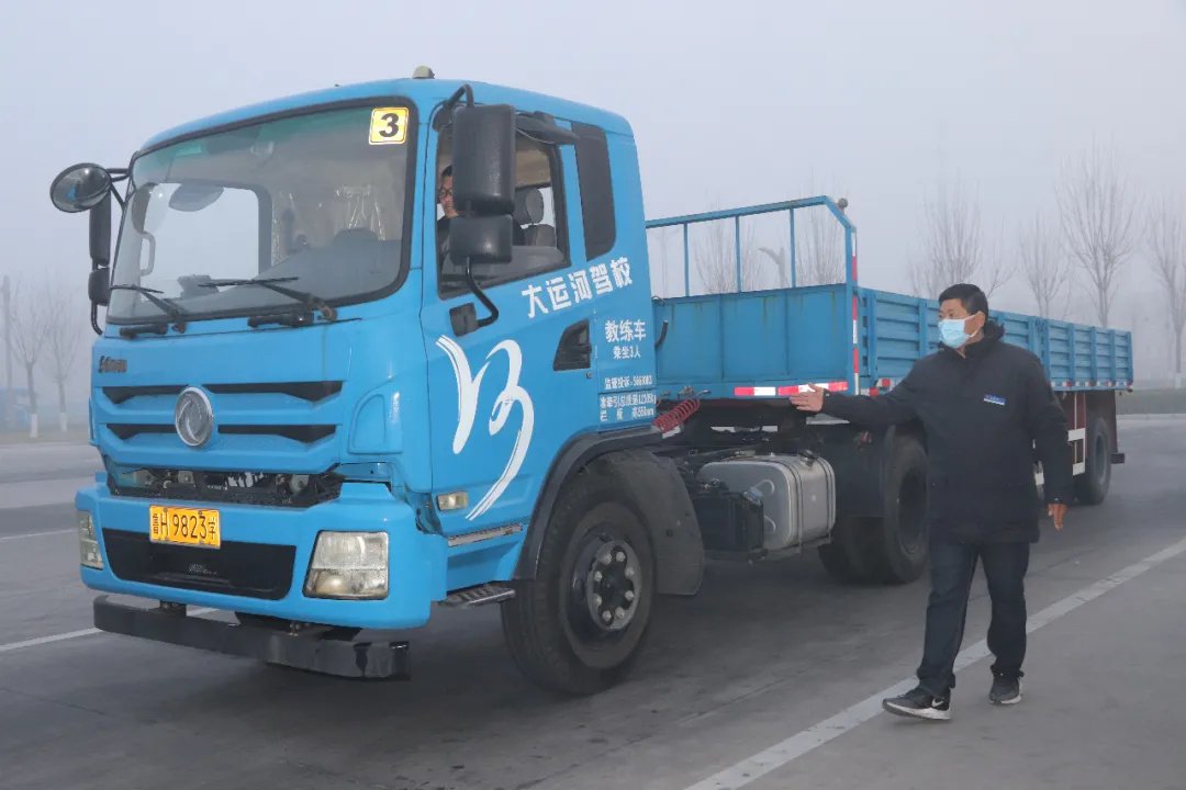 【溫馨提示】大霧天氣行車(chē)注意事項(xiàng)要牢記！(圖2)